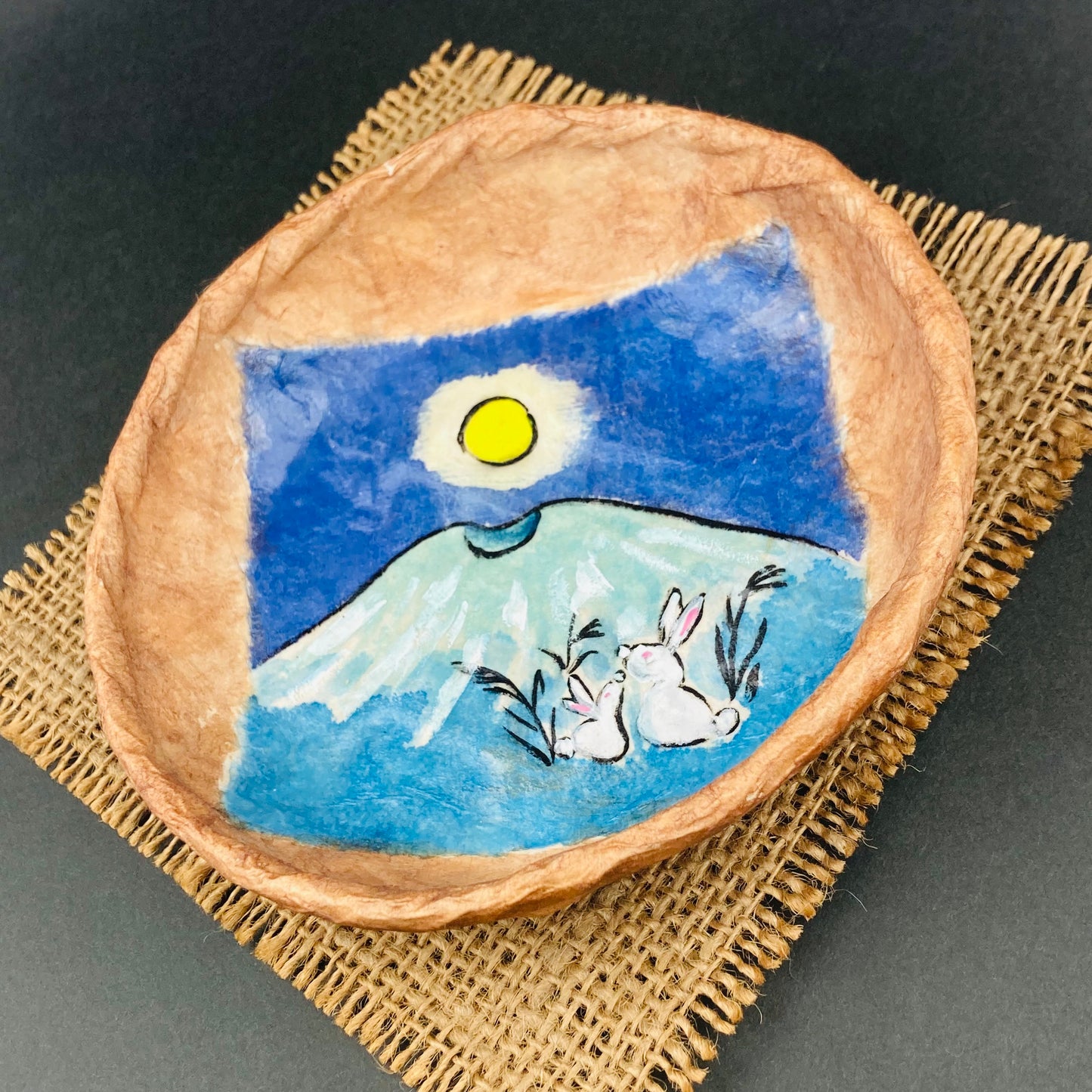 一閑張りの福うさぎトレイ